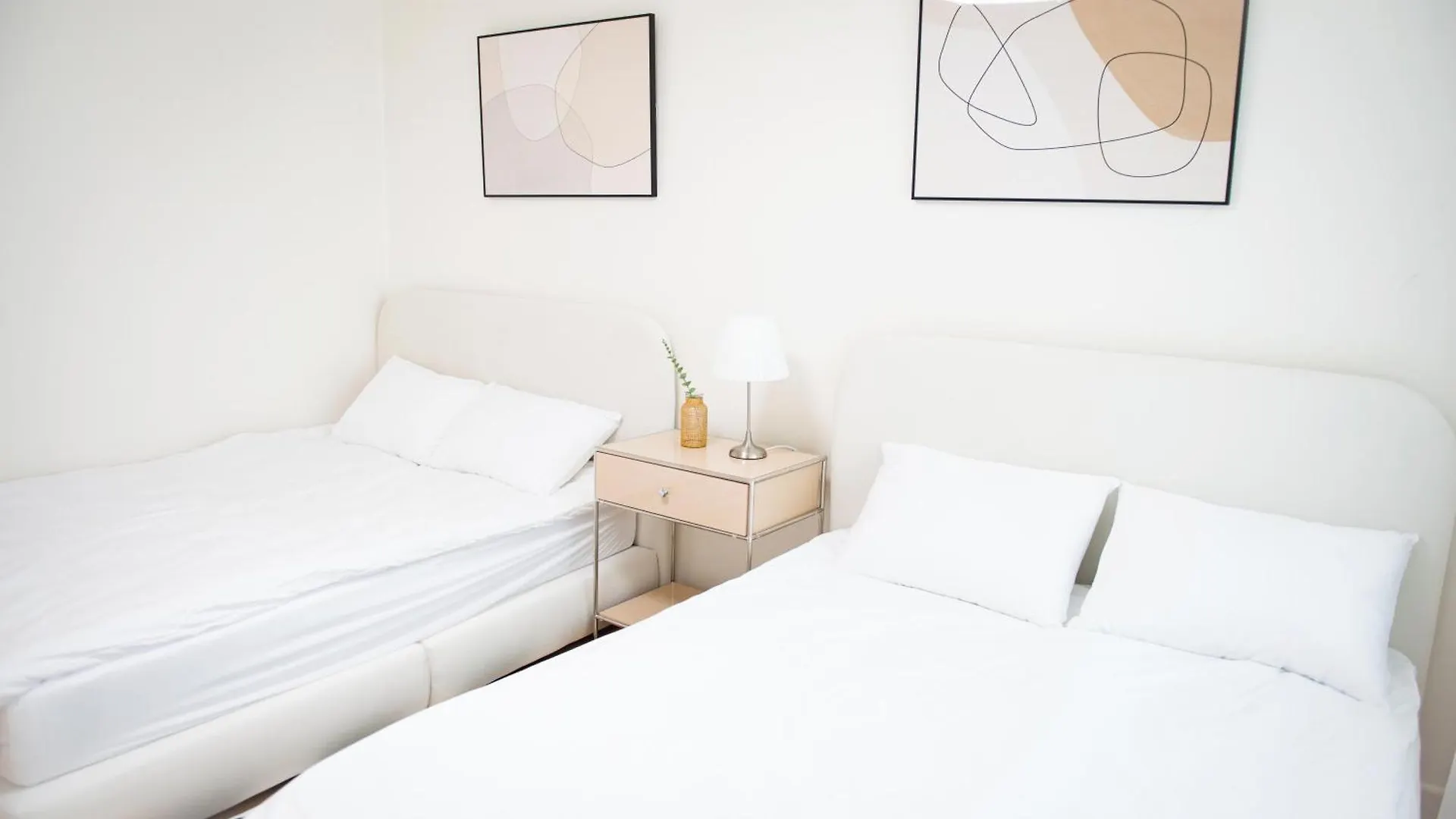 New Open Sale Haebangchon Stay Itaewon Myeongdong Hongdae Insadong Gyeongbokgung Palace Seoul