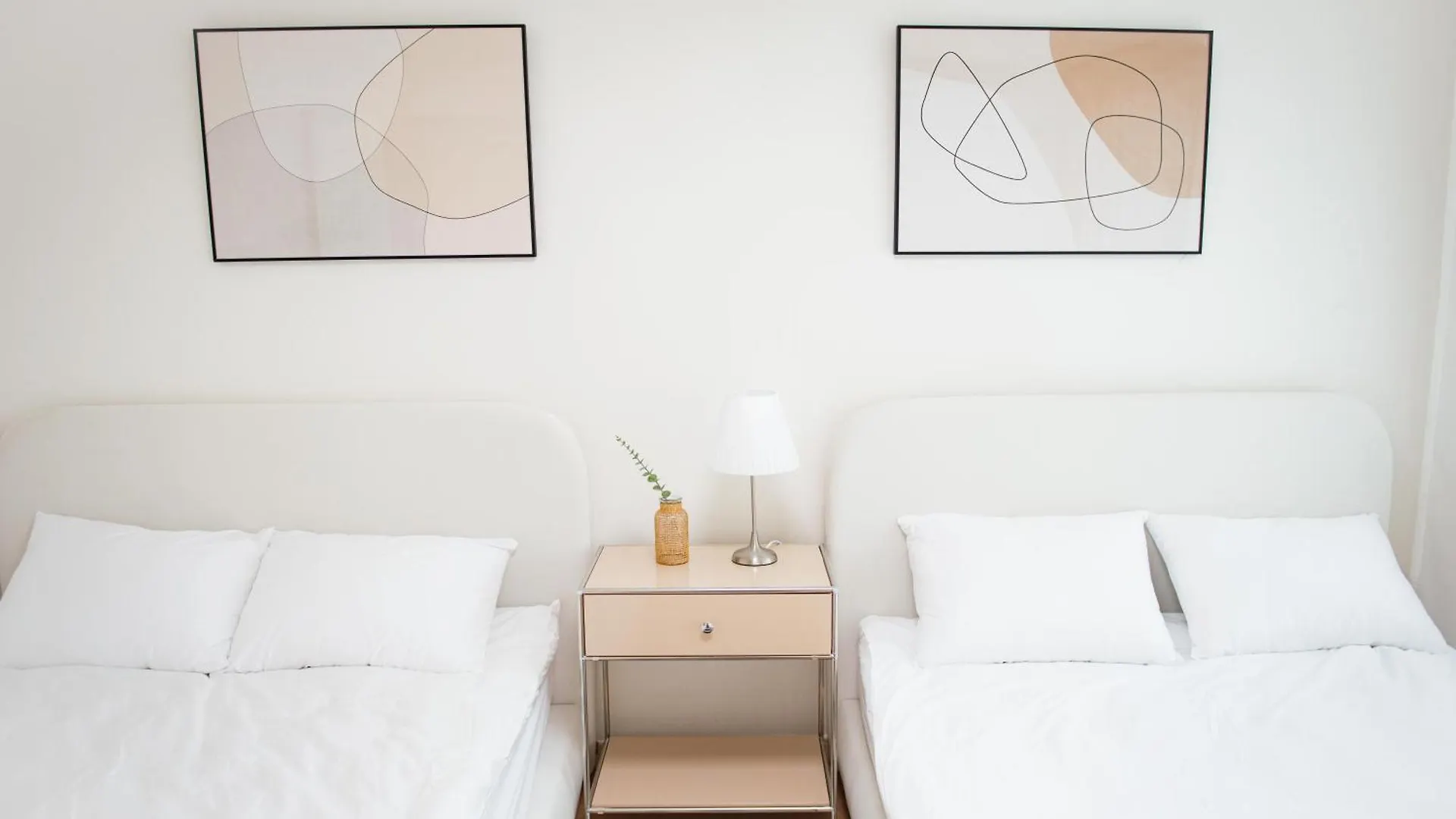 Villa New Open Sale Haebangchon Stay Itaewon Myeongdong Hongdae Insadong Gyeongbokgung Palace Seoul Südkorea