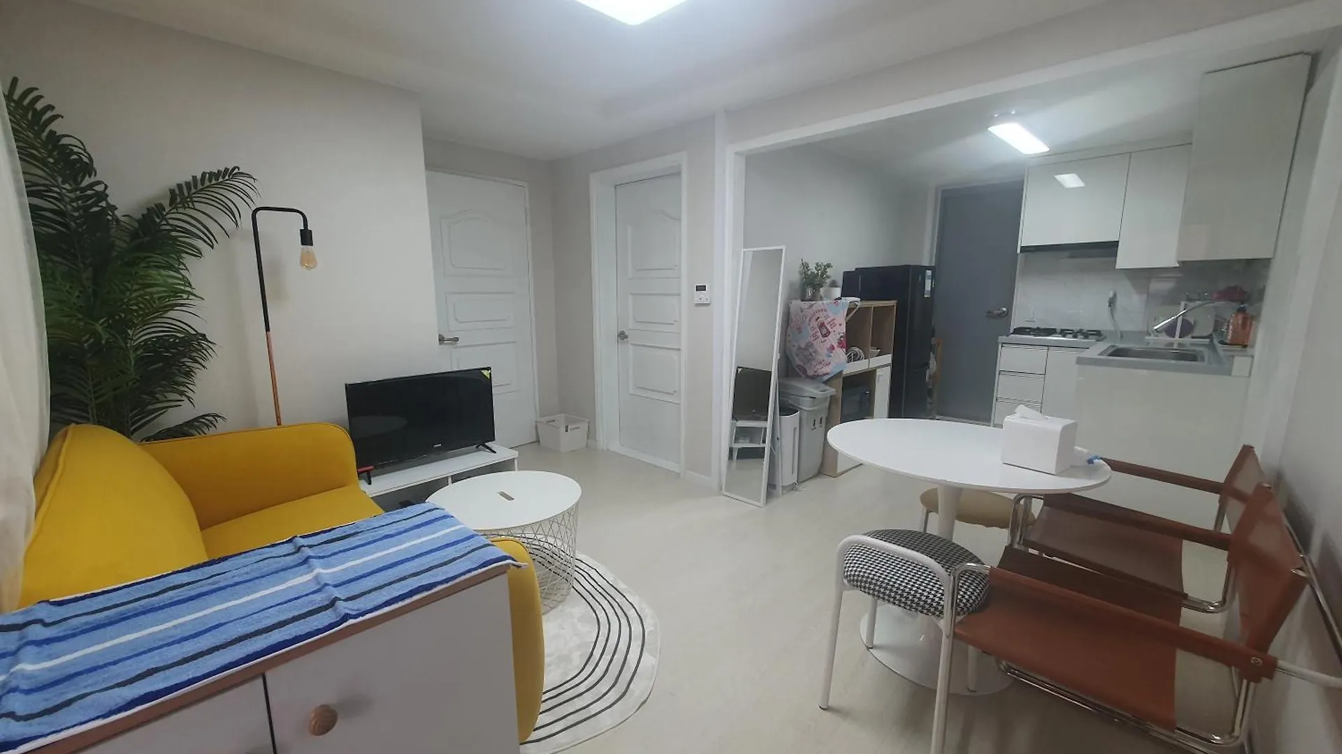 Villa New Open Sale Haebangchon Stay Itaewon Myeongdong Hongdae Insadong Gyeongbokgung Palace Seul